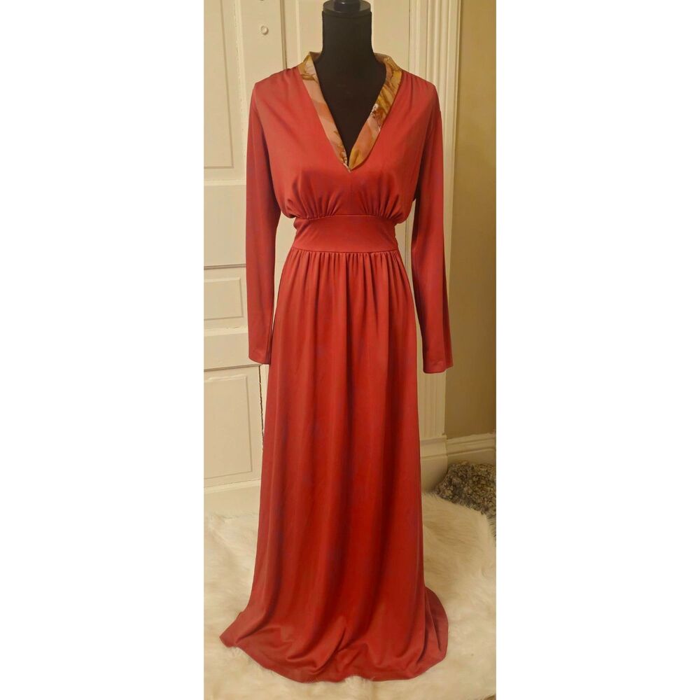 Stunning Vintage 70s Mauve Maxi Dress with Satin Collar - Effortless Elegance
